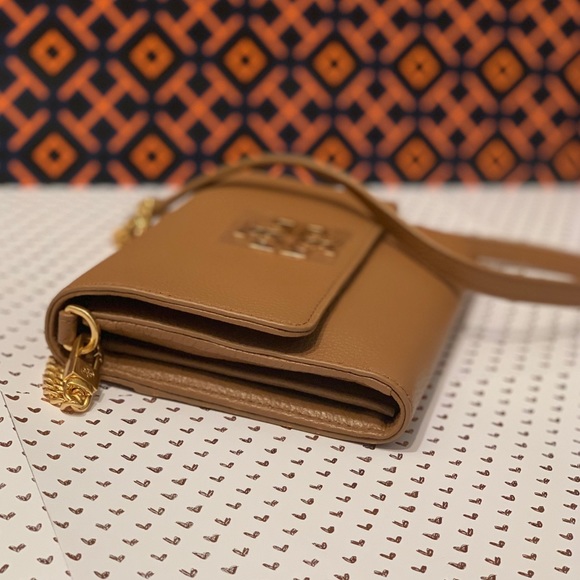 Britten Chain Wallet - Picture 2 of 6